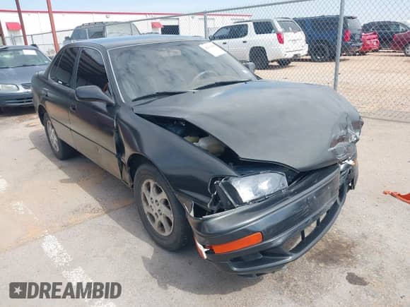1993 Toyota Camry LE z VIN JT2SK12E2P0184734, wystawiony jako IAAI lot #42673480 z przebiegiem 130 511 mil mil oraz . Historia ofert i sprzedaży dostępna na DreamBid. Obrazek 1.