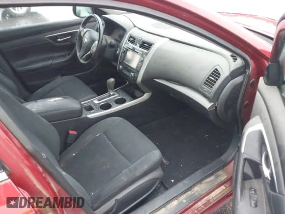 2015 Nissan Altima S z VIN 1N4AL3APXFC267720, wystawiony jako IAAI lot #43549074 z przebiegiem 142 035 mil mil oraz . Historia ofert i sprzedaży dostępna na DreamBid. Obrazek 5.