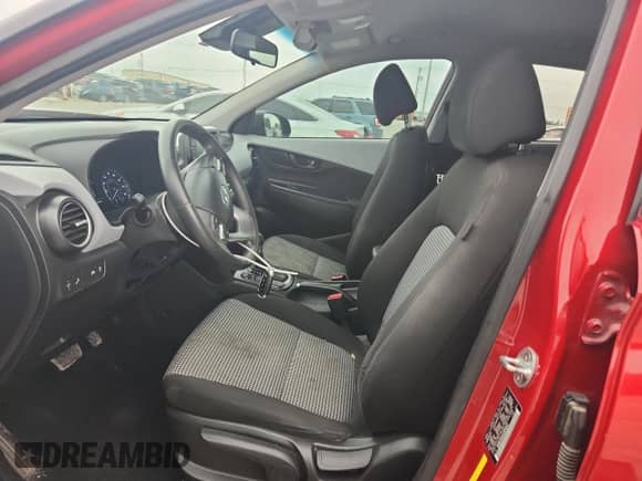 2020 Hyundai Kona SEL с VIN KM8K22AA3LU579242, выставлен на аукционе Copart как лот 71104095 с пробегом 68 533 миль миль и Списание • Salvage title. История ставок и продаж доступна на DreamBid. Изображение 7.