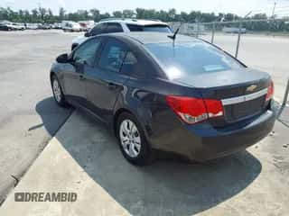 2014 Chevrolet Cruze LS z VIN 1G1PA5SH5E7377491, wystawiony jako IAAI lot #42921573 z przebiegiem 112 407 mil mil oraz . Historia ofert i sprzedaży dostępna na DreamBid. Obrazek 3.