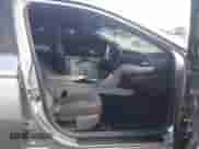 2019 Toyota Camry SE z VIN 4T1B11HK2KU688740, wystawiony jako IAAI lot #43089818 z przebiegiem 92 496 mil mil oraz . Historia ofert i sprzedaży dostępna na DreamBid. Obrazek 5.