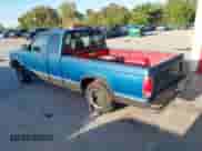 1992 Chevrolet S-10 z VIN 1GCCS19Z7N8203264, wystawiony jako IAAI lot #41693453 z przebiegiem 211 107 mil mil oraz . Historia ofert i sprzedaży dostępna na DreamBid. Obrazek 3.