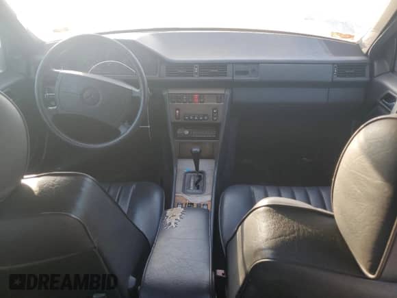 1989 Mercedes-Benz 300 E with VIN WDBEA30D9KB020969, listed as a Copart auction lot 69639114 with 97,395 mi miles and Clean title. Bid and sale history available at DreamBid. Image 8.