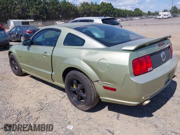 2006 Ford Mustang GT Deluxe с VIN 1ZVHT82H365156215, выставлен на аукционе IAAI как лот 43117357 с пробегом 227 291 миль миль и . История ставок и продаж доступна на DreamBid. Изображение 3.