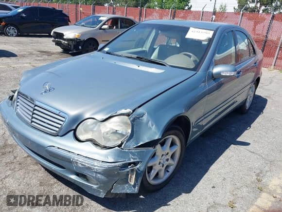 2004 Mercedes-Benz C 320 with VIN WDBRF64J34F501106, listed as a IAAI auction lot 42313795 with 81,476 mi miles and . Bid and sale history available at DreamBid. Image 2.