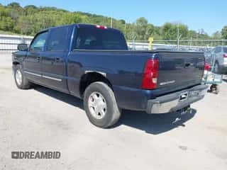 2005 Chevrolet Silverado 1500 LS z VIN 2GCEC13T851118155, wystawiony jako IAAI lot #43324638 z przebiegiem 218 021 mil mil oraz . Historia ofert i sprzedaży dostępna na DreamBid. Obrazek 3.