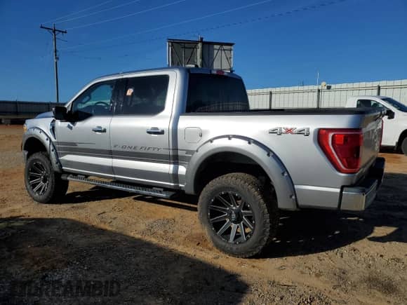 2021 Ford F-150 XL z VIN 1FTFW1E50MFA84312, wystawiony jako Copart lot #84221985 z przebiegiem 112 814 mil mil oraz Szkoda całkowita • Salvage title. Historia ofert i sprzedaży dostępna na DreamBid. Obrazek 2.