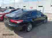 2019 Toyota Camry SE z VIN 4T1B11HK4KU167017, wystawiony jako IAAI lot #43389705 z przebiegiem 106 141 mil mil oraz . Historia ofert i sprzedaży dostępna na DreamBid. Obrazek 4.