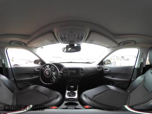 2020 Jeep Compass Latitude z VIN 3C4NJCBB4LT258791, wystawiony jako IAAI lot #42699336 z przebiegiem 36 583 mil mil oraz . Historia ofert i sprzedaży dostępna na DreamBid. Obrazek 17.