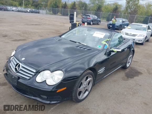 2005 Mercedes-Benz SL 500 z VIN WDBSK75F55F101501, wystawiony jako IAAI lot #43237866 z przebiegiem 136 574 mil mil oraz . Historia ofert i sprzedaży dostępna na DreamBid. Obrazek 2.