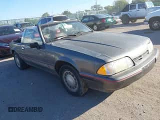 1992 Ford Mustang z VIN 1FACP44M7NF124094, wystawiony jako IAAI lot #43442025 z przebiegiem 146 054 mil mil oraz . Historia ofert i sprzedaży dostępna na DreamBid. Obrazek 1.