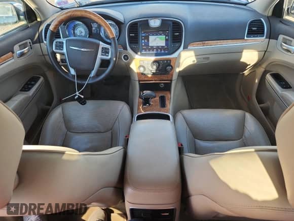 2013 Chrysler 300 C с VIN 2C3CCAKG0DH556738, выставлен на аукционе Copart как лот 69880855 с пробегом 151 194 миль миль и На запчасти • Non repairable. История ставок и продаж доступна на DreamBid. Изображение 8.