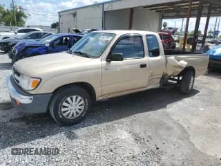 1998 Toyota Tacoma с VIN 4TAVL52N4WZ140409, выставлен на аукционе Copart как лот 68622985 с пробегом 155 699 миль миль и Списание • Salvage title. История ставок и продаж доступна на DreamBid. Изображение 1.