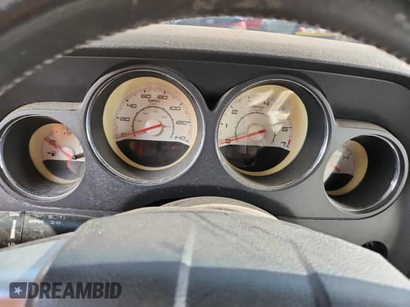 2013 Dodge Challenger SXT Plus z VIN 2C3CDYAG1DH646181, wystawiony jako Copart lot #70575735 z przebiegiem Nie podano mil oraz Czysty tytuł • Clean title. Historia ofert i sprzedaży dostępna na DreamBid. Obrazek 9.