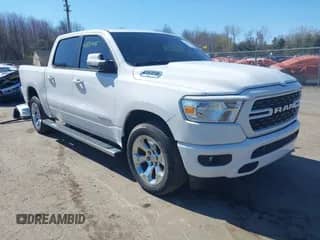 2024 Ram 1500 Big Horn z VIN 1C6SRFFT8RN107517, wystawiony jako IAAI lot #41881945 z przebiegiem 26 396 mil mil oraz . Historia ofert i sprzedaży dostępna na DreamBid. Obrazek 1.