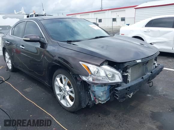 2014 Nissan Maxima SV z VIN 1N4AA5AP8EC444040, wystawiony jako IAAI lot #42926297 z przebiegiem 100 800 mil mil oraz . Historia ofert i sprzedaży dostępna na DreamBid. Obrazek 1.