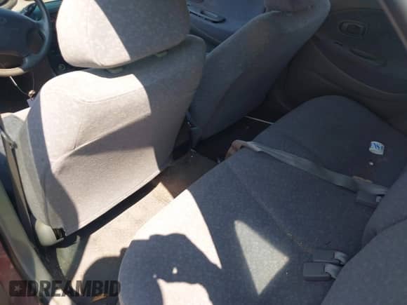 2000 Hyundai Elantra с VIN KMHJW35F0YU157402, выставлен на аукционе IAAI как лот 43010321 с пробегом 89 757 миль миль и . История ставок и продаж доступна на DreamBid. Изображение 8.