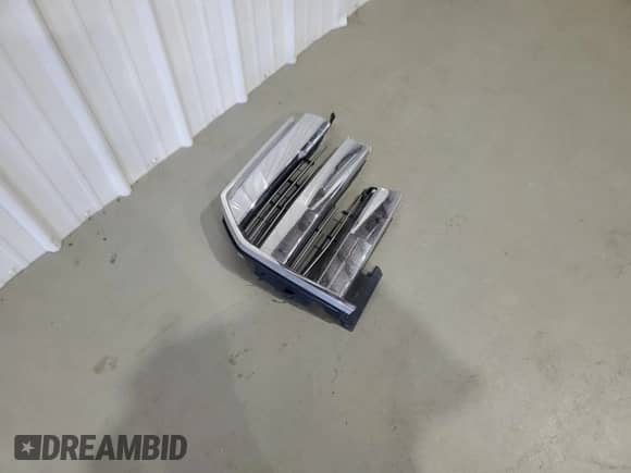 2015 Ford F-150 XLT with VIN 1FTFX1EG0FFB75971, listed as a Copart auction lot 80989425 with 107,444 mi miles and Salvage title. Bid and sale history available at DreamBid. Image 12.