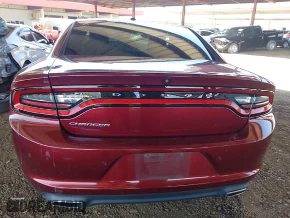 2019 Dodge Charger SXT z VIN 2C3CDXBG5KH745706, wystawiony jako IAAI lot #42609399 z przebiegiem 107 418 mil mil oraz . Historia ofert i sprzedaży dostępna na DreamBid. Obrazek 16.