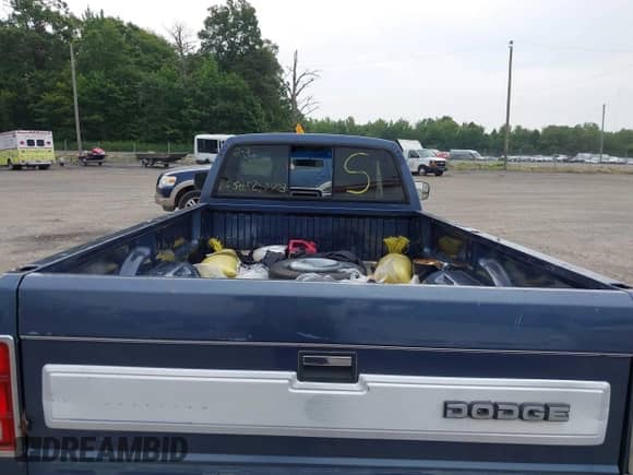 1988 Dodge Dakota with VIN 1B7GN14X5JS745233, listed as a IAAI auction lot 42811522 with 159,048 mi miles and . Bid and sale history available at DreamBid. Image 8.