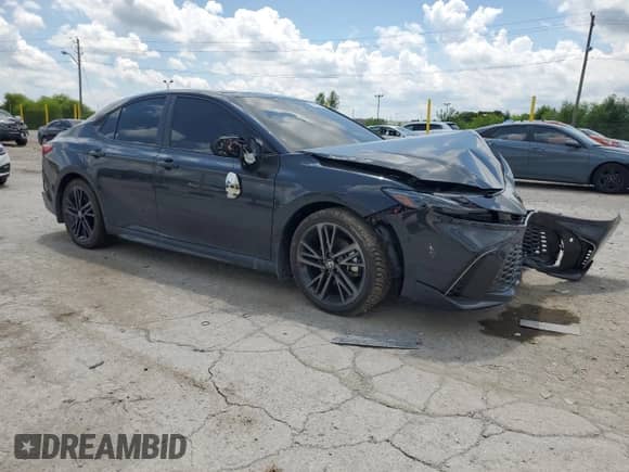 2025 Toyota Camry LE with VIN 4T1DAACK5SU558130, listed as a Copart auction lot 63042455 with 8,583 mi miles and Non repairable. Bid and sale history available at DreamBid. Image 4.