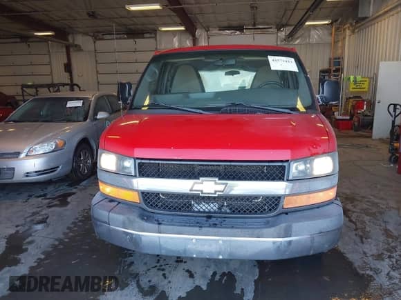 2013 Chevrolet Express Passenger 1LT with VIN 1GAZG1FA2D1178476, listed as a IAAI auction lot 41572423 with 188,369 mi miles and . Bid and sale history available at DreamBid. Image 12.