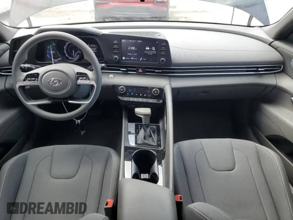 2022 Hyundai Elantra Blue z VIN KMHLM4AJ4NU019811, wystawiony jako Copart lot #85326415 z przebiegiem 17 632 mil mil oraz Szkoda całkowita • Salvage title. Historia ofert i sprzedaży dostępna na DreamBid. Obrazek 8.