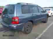 2005 Toyota Highlander with VIN JTEDP21A750086880, listed as a IAAI auction lot 43235079 with 222,327 mi miles and . Bid and sale history available at DreamBid. Image 4.