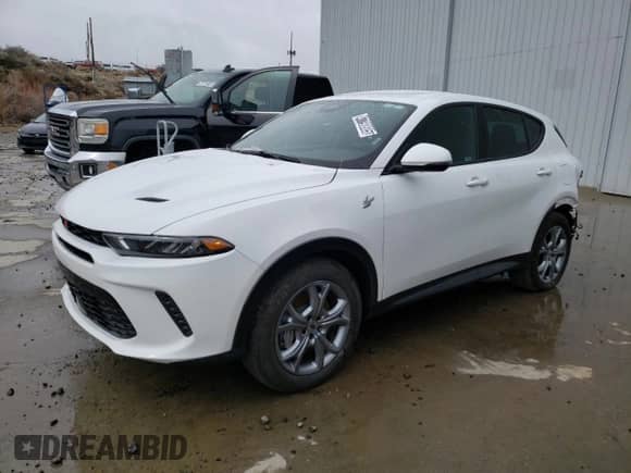 2024 Dodge Hornet R/T z VIN ZACPDFCW8R3A28813, wystawiony jako Copart lot #47790805 z przebiegiem 24 034 mil mil oraz Szkoda całkowita • Salvage title. Historia ofert i sprzedaży dostępna na DreamBid. Obrazek 1.