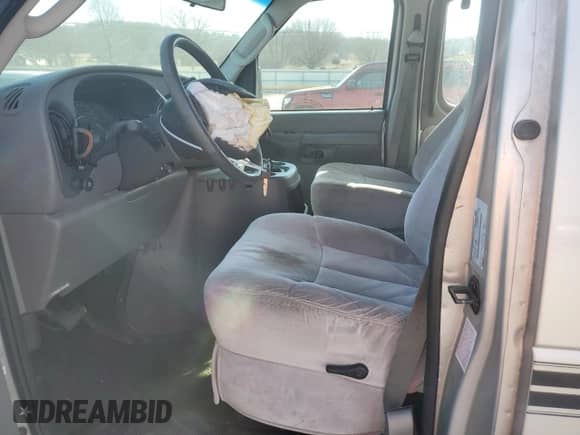 2003 Ford Econoline Cargo Recreational z VIN 1FDRE14W23HB83139, wystawiony jako Copart lot #47659815 z przebiegiem 238 771 mil mil oraz Szkoda całkowita • Salvage title. Historia ofert i sprzedaży dostępna na DreamBid. Obrazek 7.