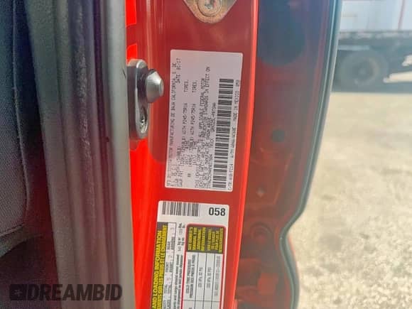 2017 Toyota Tacoma SR5 z VIN 3TMAZ5CN4HM037804, wystawiony jako Copart lot #86278135 z przebiegiem 119 886 mil mil oraz Czysty tytuł • Clean title. Historia ofert i sprzedaży dostępna na DreamBid. Obrazek 10.