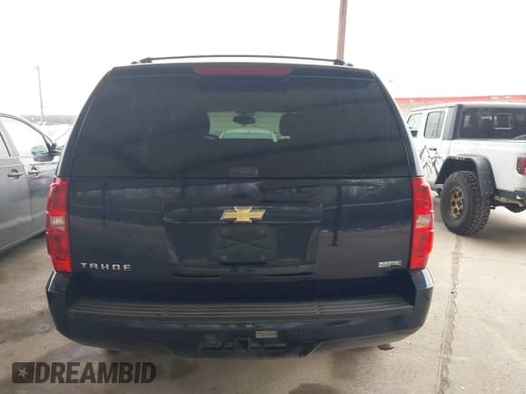 2009 Chevrolet Tahoe 1LT z VIN 1GNEC23319R252693, wystawiony jako IAAI lot #41433156 z przebiegiem 316 624 mil mil oraz . Historia ofert i sprzedaży dostępna na DreamBid. Obrazek 16.