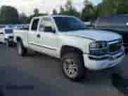 2003 GMC Sierra 1500 SLT z VIN 2GTEK19T731335445, wystawiony jako Copart lot #81689485 z przebiegiem Nie podano mil oraz Szkoda całkowita • Salvage title. Historia ofert i sprzedaży dostępna na DreamBid. Obrazek 4.