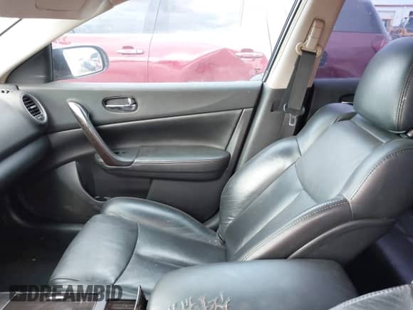 2014 Nissan Maxima SV with VIN 1N4AA5APXEC451832, listed as a IAAI auction lot 42749050 with 137,524 mi miles and . Bid and sale history available at DreamBid. Image 5.