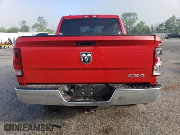 2018 Ram 1500 Tradesman z VIN 1C6RR7KT7JS278985, wystawiony jako Copart lot #56587185 z przebiegiem 70 052 mil mil oraz Szkoda całkowita • Salvage title. Historia ofert i sprzedaży dostępna na DreamBid. Obrazek 6.