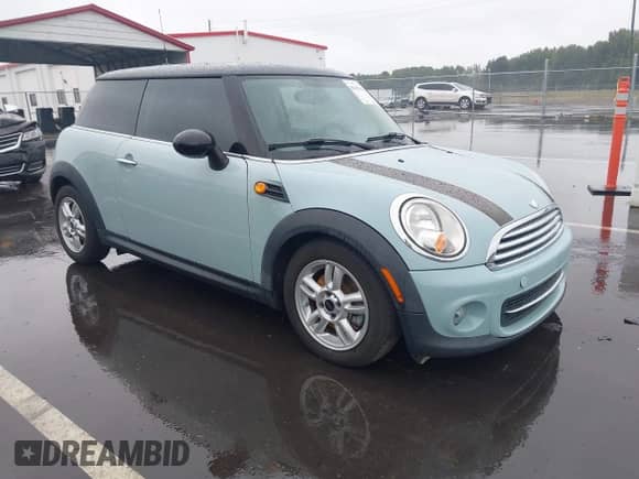 2013 MINI Hardtop with VIN WMWSU3C59DT679662, listed as a IAAI auction lot 43315141 with 151,765 mi miles and . Bid and sale history available at DreamBid. Image 1.