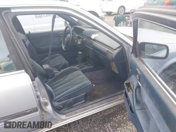 1987 Toyota Camry z VIN JT2SV22W0H0032149, wystawiony jako IAAI lot #43541838 z przebiegiem 257 120 mil mil oraz . Historia ofert i sprzedaży dostępna na DreamBid. Obrazek 5.