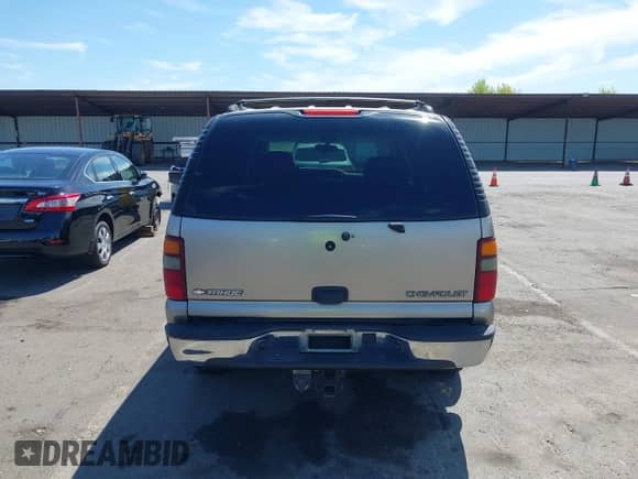 2002 Chevrolet Tahoe LS с VIN 1GNEC13V42R237574, выставлен на аукционе IAAI как лот 42817173 с пробегом 201 078 миль миль и . История ставок и продаж доступна на DreamBid. Изображение 16.