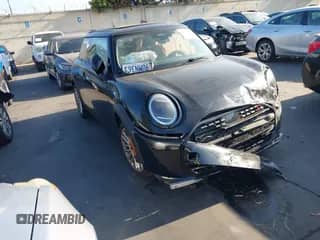 2025 MINI Hardtop Cooper S with VIN WMW23GD05S2W75477, listed as a IAAI auction lot 43022493 with Not provided miles and . Bid and sale history available at DreamBid. Image 1.