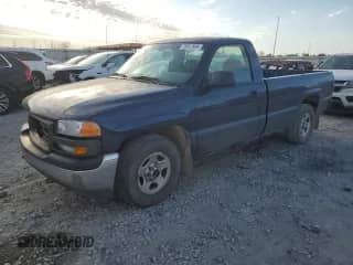 2002 GMC Sierra 1500 SL z VIN 1GTEC14V02Z138029, wystawiony jako Copart lot #76967504 z przebiegiem 185 384 mil mil oraz Szkoda całkowita • Salvage title. Historia ofert i sprzedaży dostępna na DreamBid. Obrazek 1.