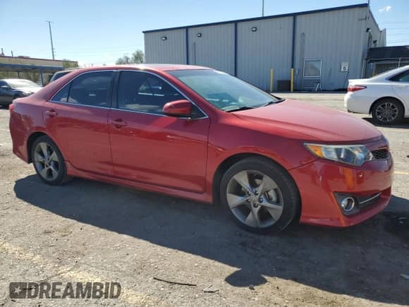 2014 Toyota Camry SE with VIN 4T1BF1FK1EU765428, listed as a Copart auction lot 85534935 with 138,260 mi miles and Salvage title. Bid and sale history available at DreamBid. Image 4.