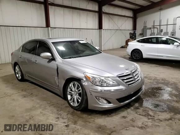 2012 Hyundai Genesis 3.8L z VIN KMHGC4DD4CU159218, wystawiony jako Copart lot #75711194 z przebiegiem 139 464 mil mil oraz Szkoda całkowita • Salvage title. Historia ofert i sprzedaży dostępna na DreamBid. Obrazek 13.