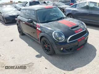 2011 MINI Hardtop S with VIN WMWSV3C55BTY21581, listed as a IAAI auction lot 42967634 with 140,964 mi miles and . Bid and sale history available at DreamBid. Image 1.