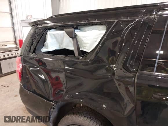 2021 Chevrolet Suburban Z71 с VIN 1GNSKDKD4MR379877, выставлен на аукционе IAAI как лот 42297221 с пробегом 62 692 миль миль и . История ставок и продаж доступна на DreamBid. Изображение 6.