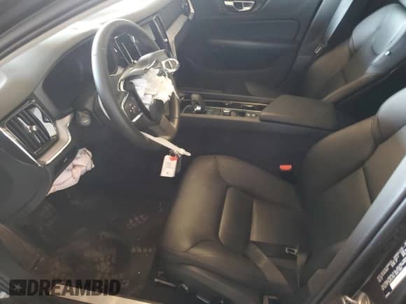 2024 Volvo S60 Core Dark Theme с VIN 7JRL12FK0RG318558, выставлен на аукционе Copart как лот 81773685 с пробегом 25 646 миль миль и Списание • Salvage title. История ставок и продаж доступна на DreamBid. Изображение 7.