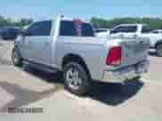 2018 Ram 1500 Big Horn z VIN 1C6RR7LT1JS276230, wystawiony jako IAAI lot #42501686 z przebiegiem 158 840 mil mil oraz . Historia ofert i sprzedaży dostępna na DreamBid. Obrazek 3.