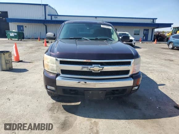 2008 Chevrolet Silverado 1500 2LT z VIN 2GCEK133281167469, wystawiony jako Copart lot #80928095 z przebiegiem 153 829 mil mil oraz Czysty tytuł • Clean title. Historia ofert i sprzedaży dostępna na DreamBid. Obrazek 5.