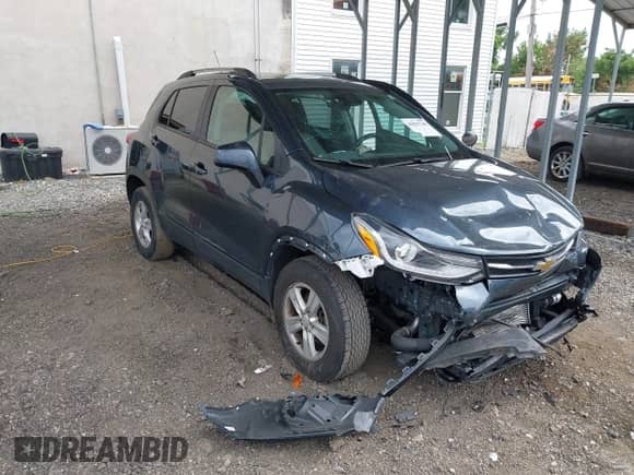 2022 Chevrolet Trax LT с VIN KL7CJPSM1NB533275, выставлен на аукционе IAAI как лот 43027749 с пробегом 95 665 миль миль и . История ставок и продаж доступна на DreamBid. Изображение 1.
