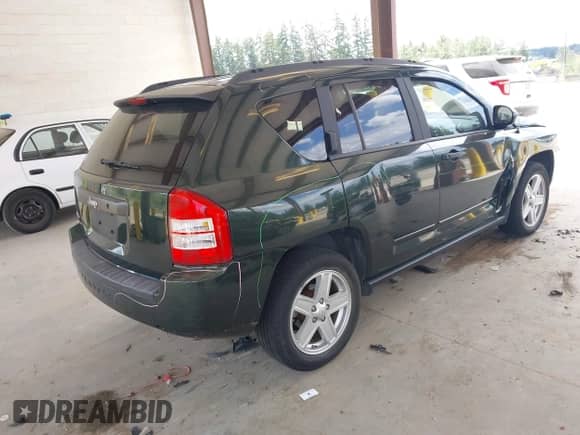2010 Jeep Compass Latitude с VIN 1J4NF1FB0AD622928, выставлен на аукционе IAAI как лот 42651565 с пробегом 113 997 миль миль и . История ставок и продаж доступна на DreamBid. Изображение 4.