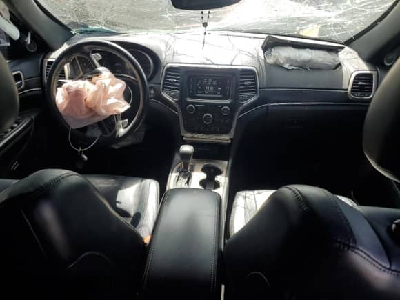 2017 Jeep Grand Cherokee Limited z VIN 1C4RJFBG5HC791380, wystawiony jako Copart lot #69325175 z przebiegiem 129 421 mil mil oraz Szkoda całkowita • Salvage title. Historia ofert i sprzedaży dostępna na DreamBid. Obrazek 8.